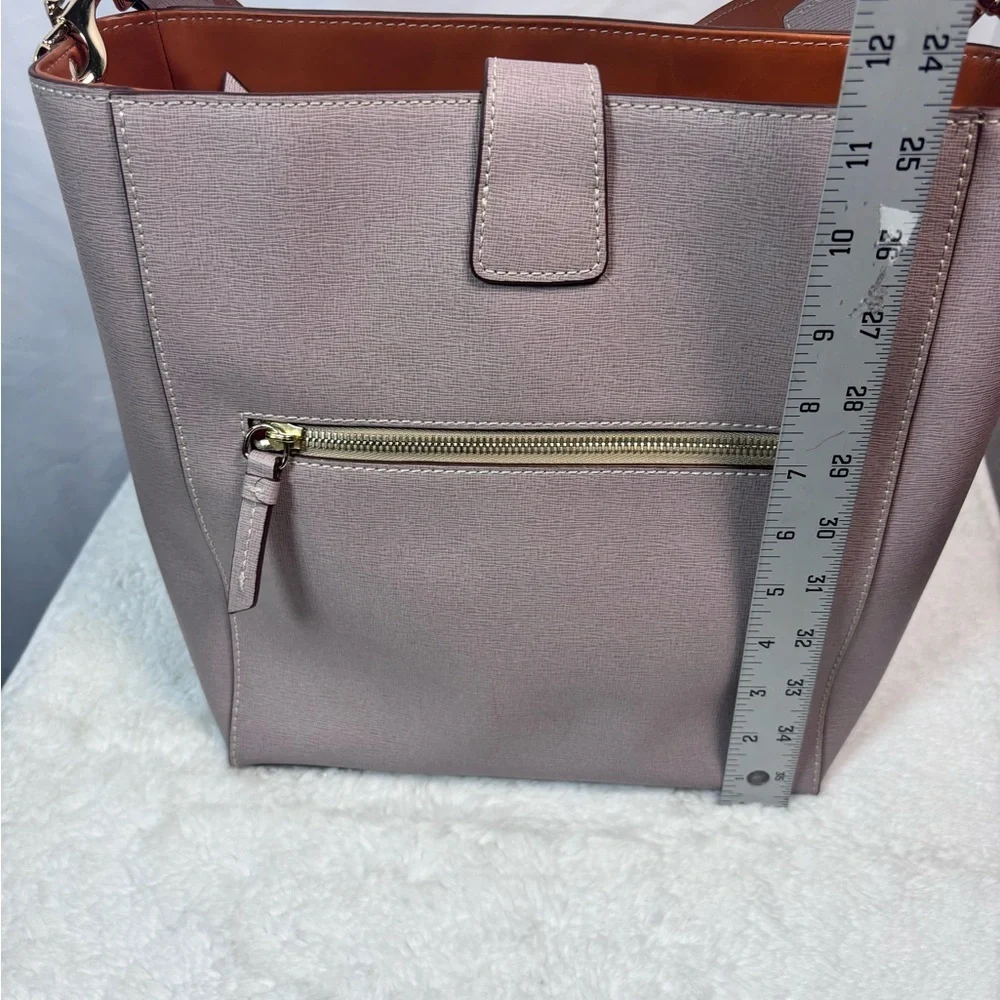 Dooney & Bourke Pink Shoulder Bag with Classic Elegance π¦’π€ - Picture 3 of 16